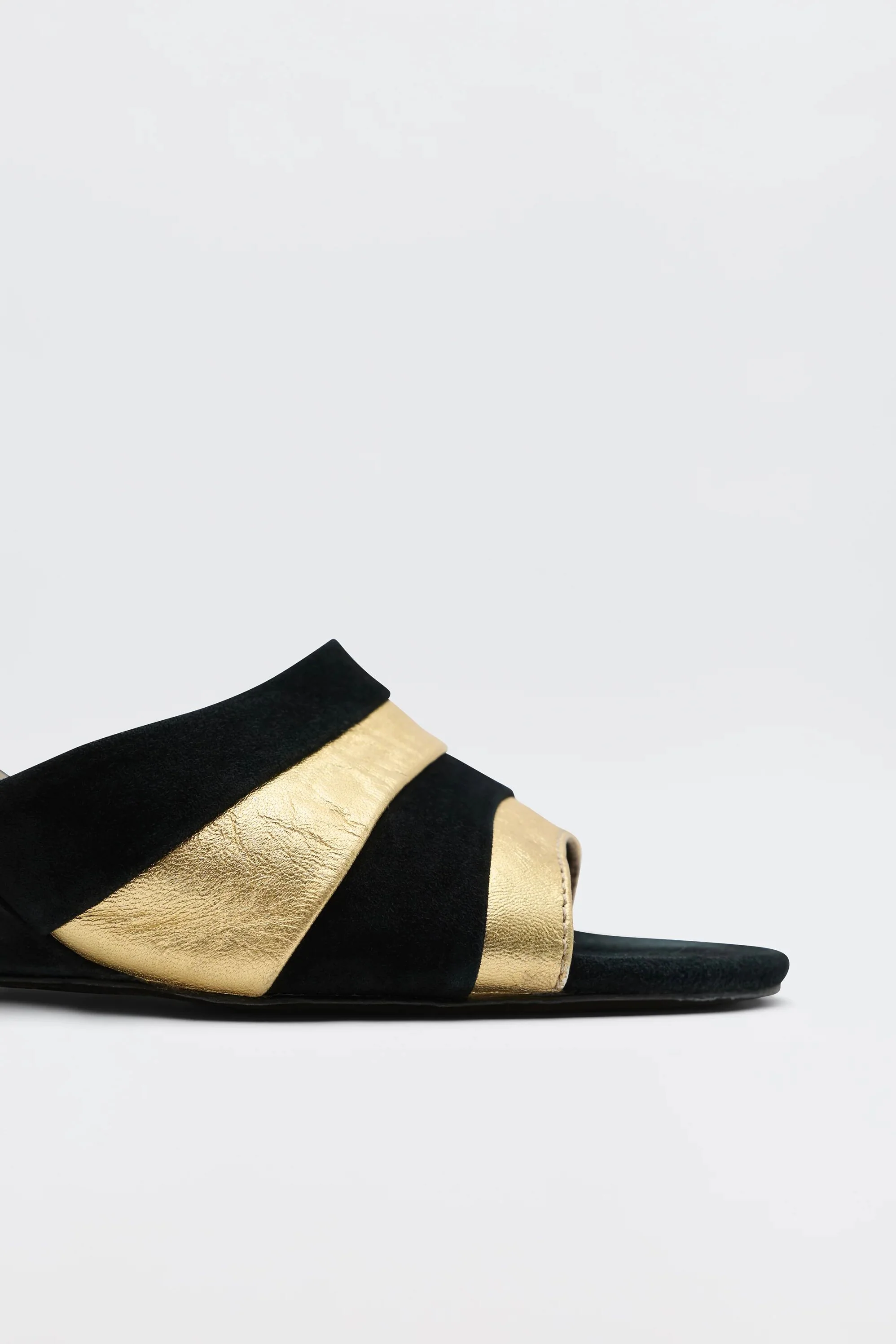 Alira - Gold - Image 4