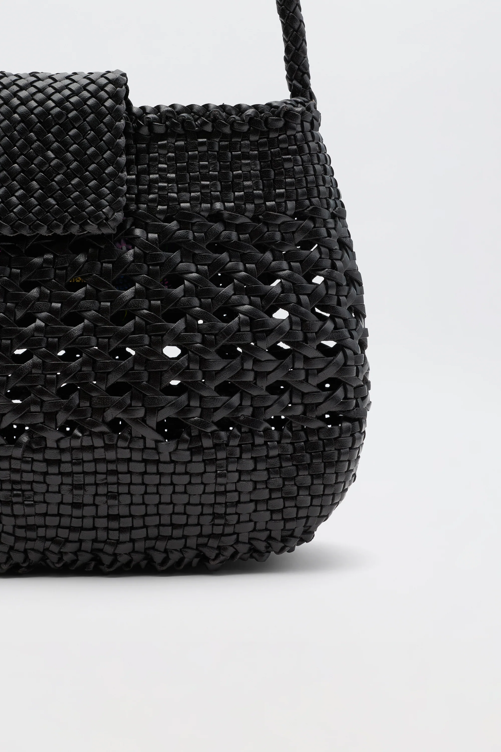 Amoria - Black - Image 4