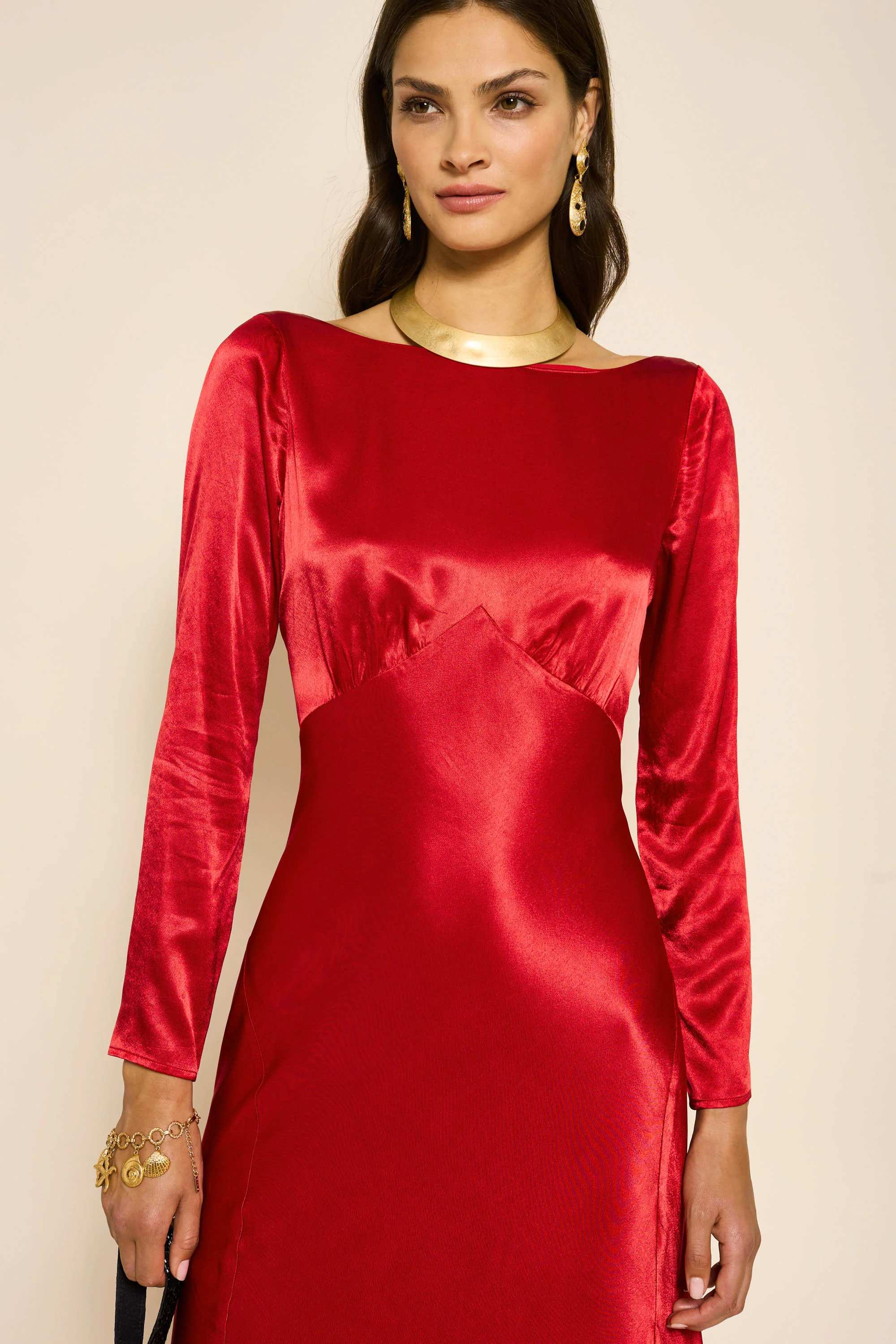 Devina - Crimson - Image 4
