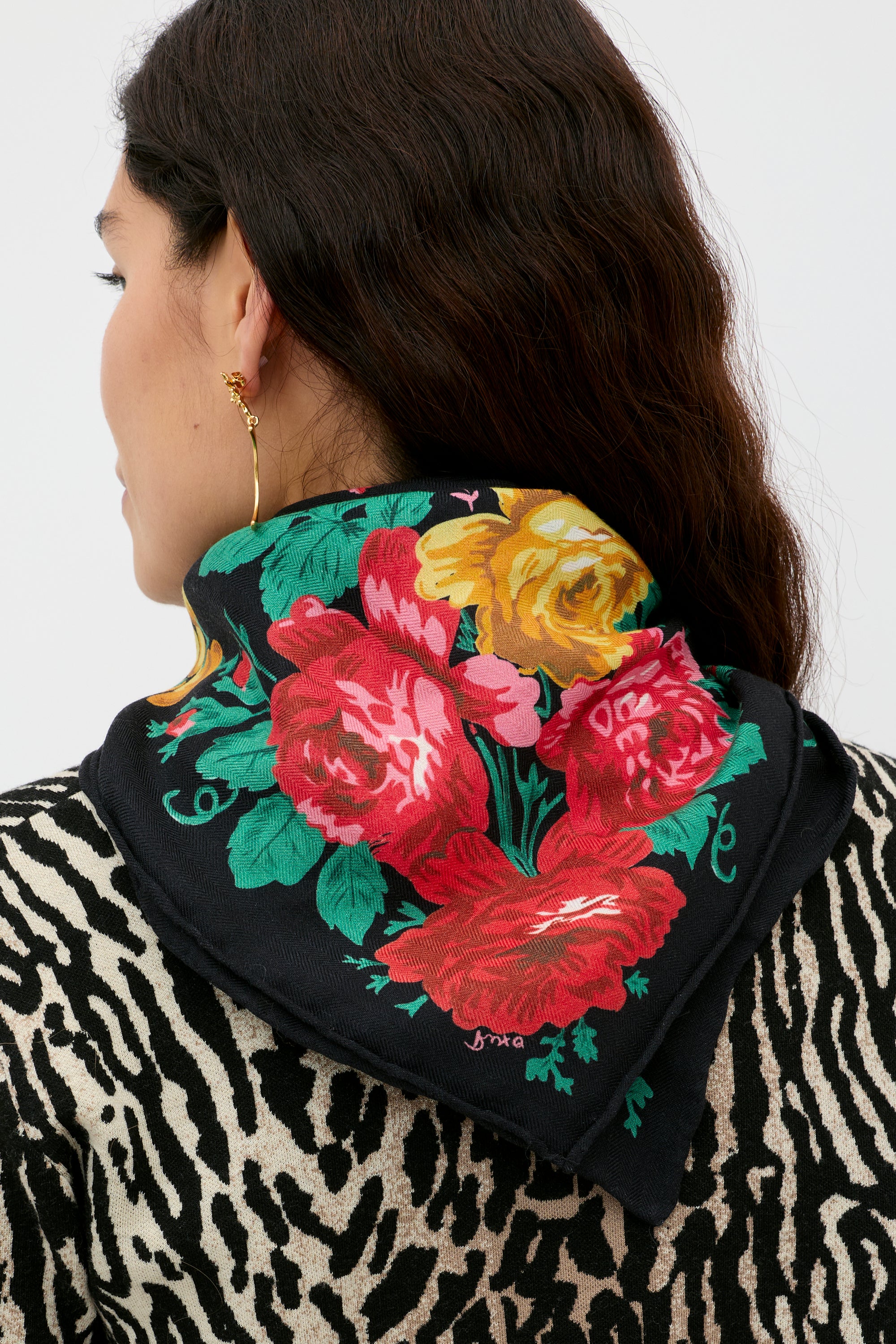 Elianna  -  Rosette Black - Image 4