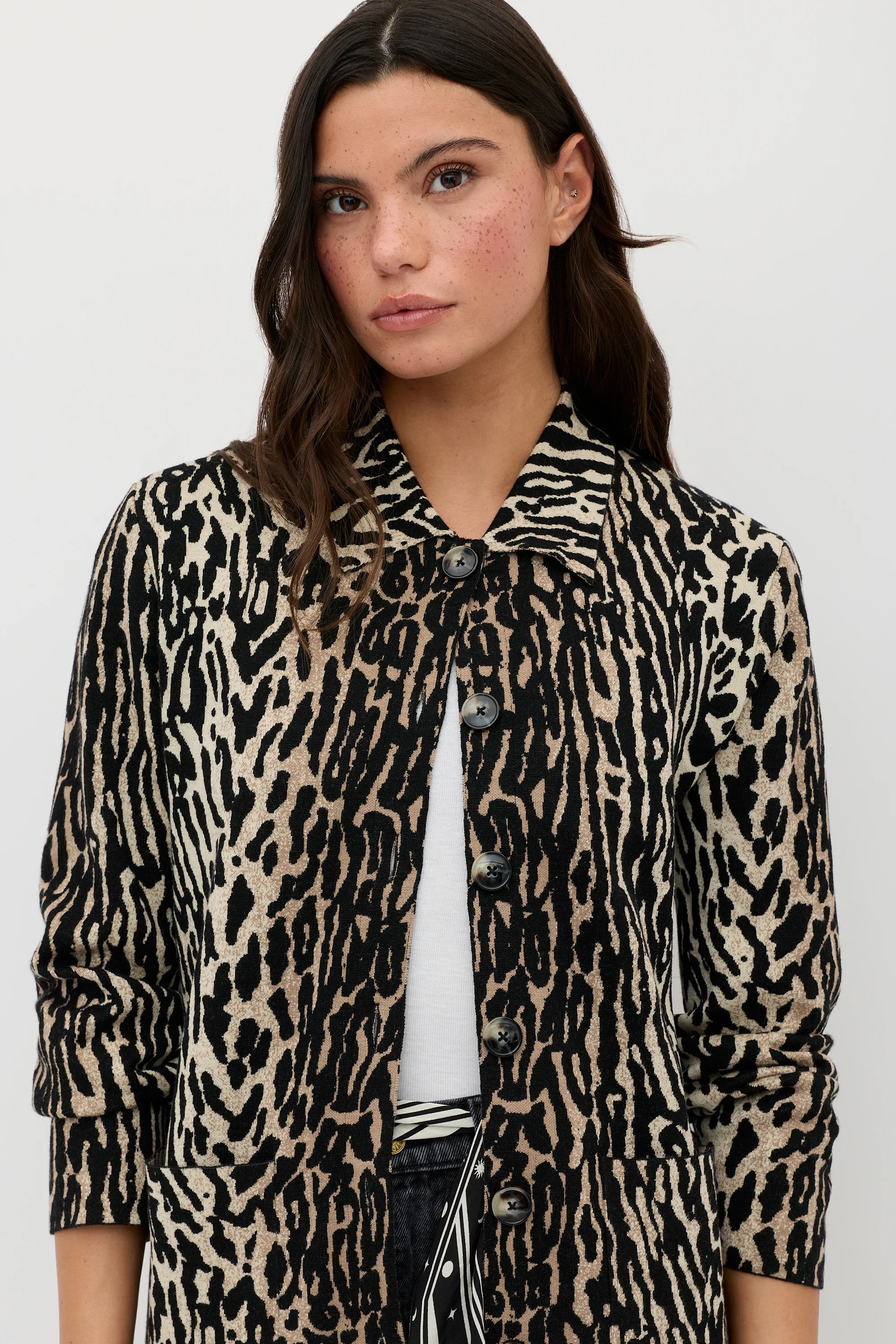 Jacoba  -  Bohemia Leopard Jacquard Brown - Image 4