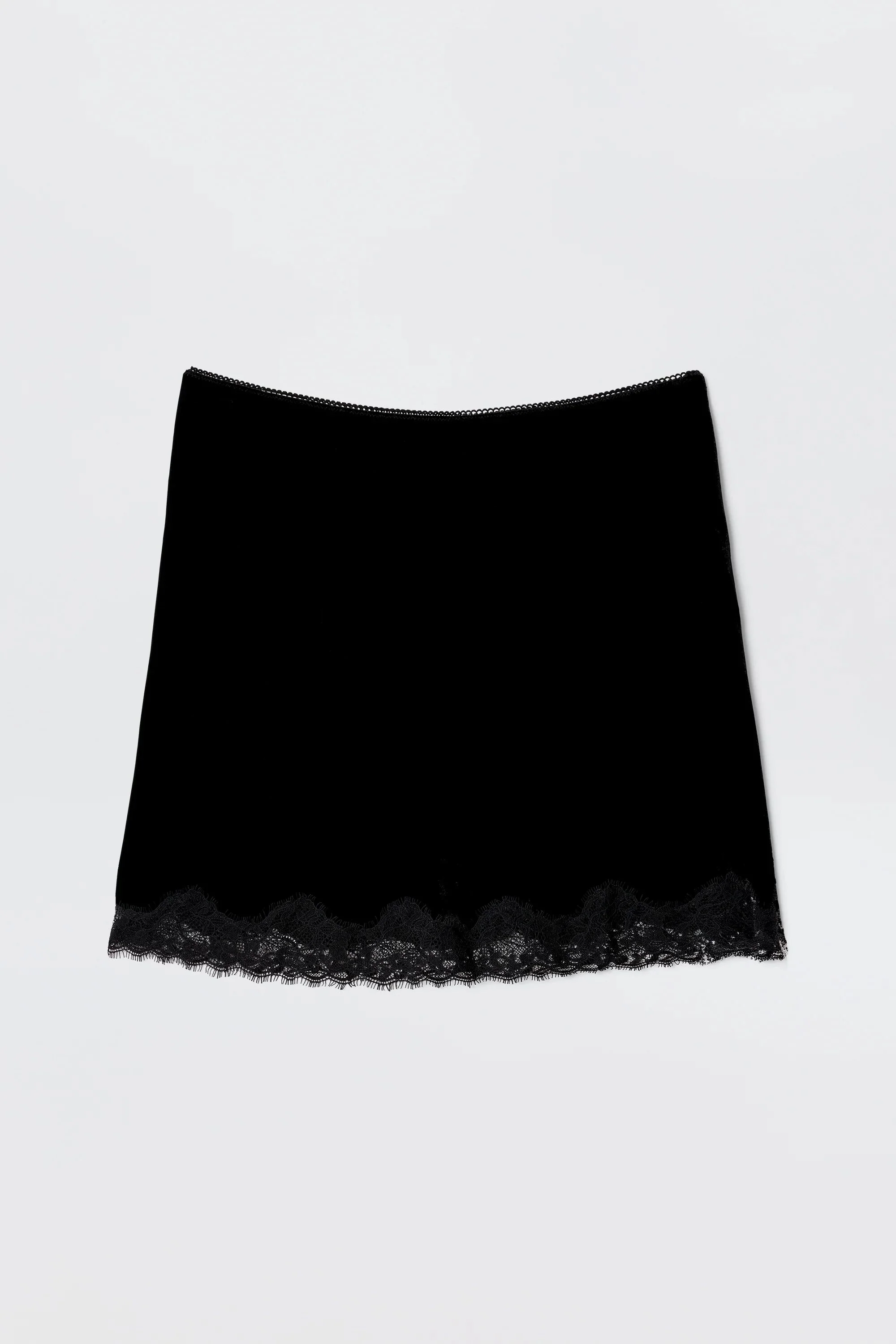 Kornelia - Black - Image 2