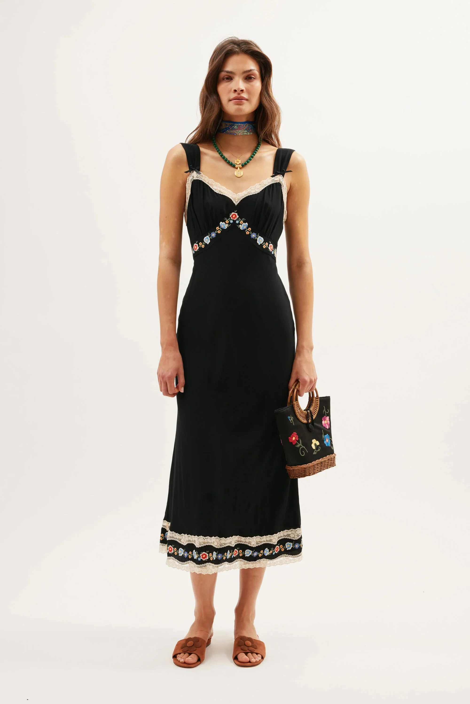Lucie - Bloom Embroidery Black