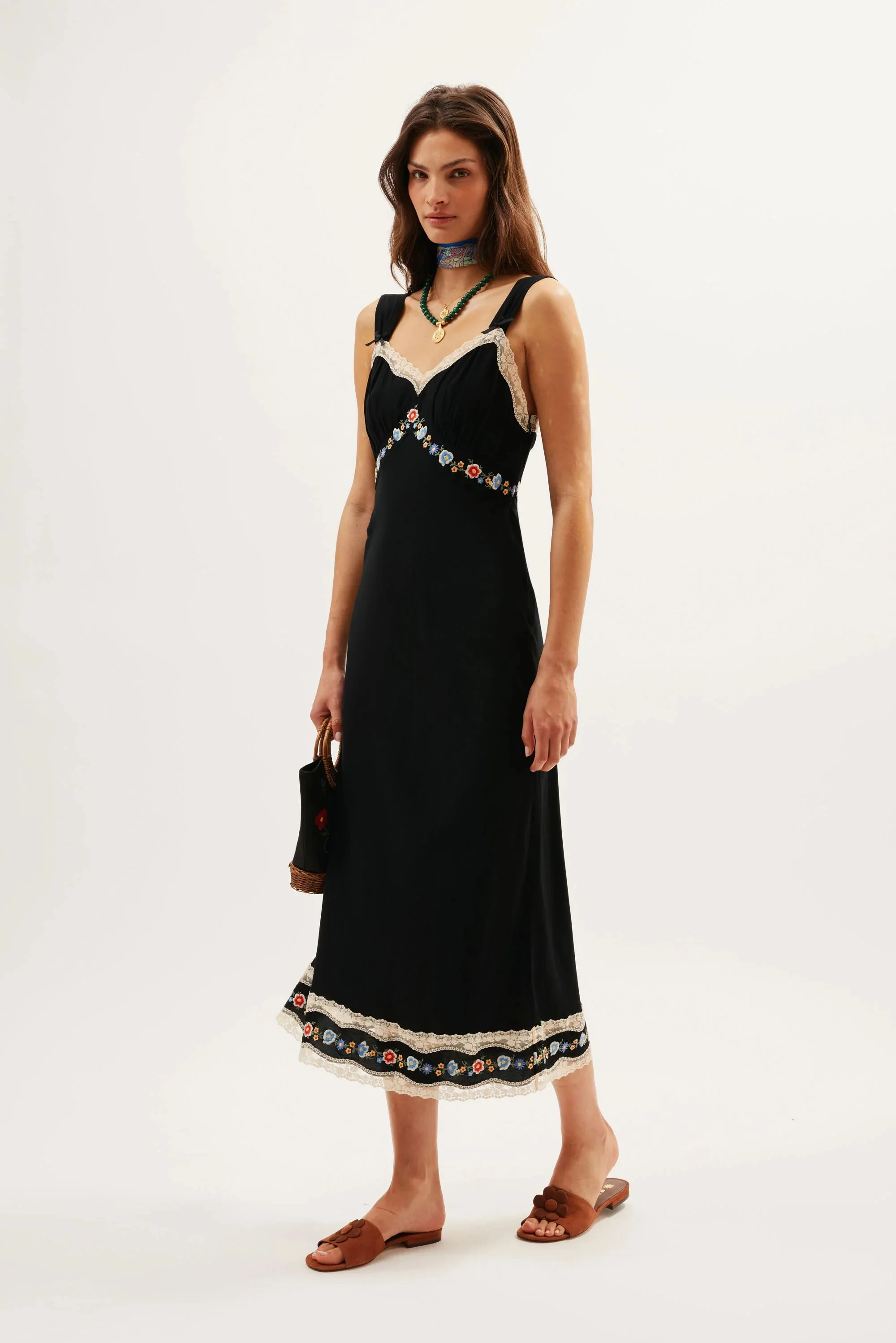 Lucie - Bloom Embroidery Black - Image 3